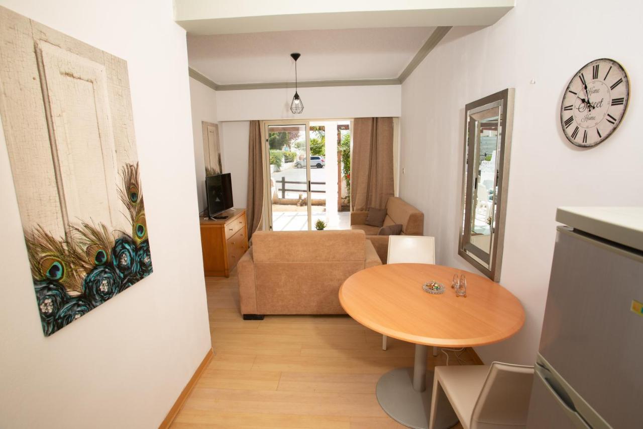 Always Welcome! Near Beach, Cml Swimming Pool Paphos Exteriör bild