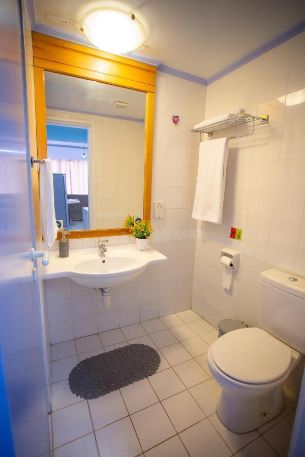 Always Welcome! Near Beach, Cml Swimming Pool Paphos Exteriör bild